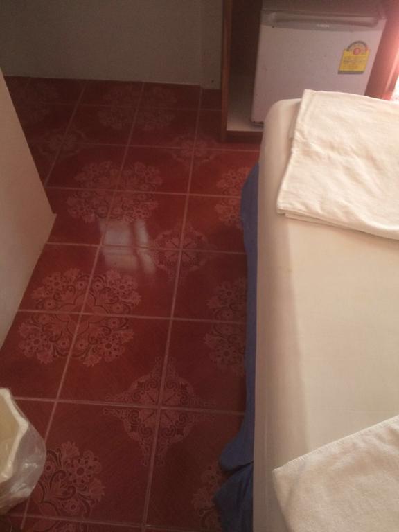 Bung House Hotell Phi Phi-øyene Eksteriør bilde