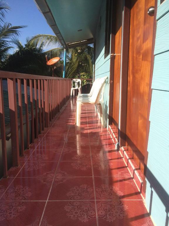 Bung House Hotell Phi Phi-øyene Eksteriør bilde